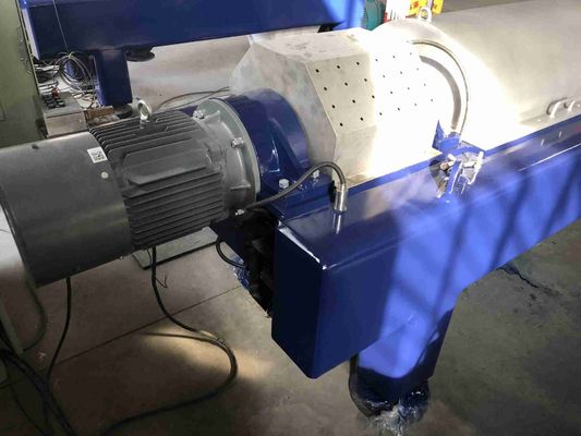 3200rpm Three Phase Sludge Dewatering Decanter Centrifuges Horizontal Continuous