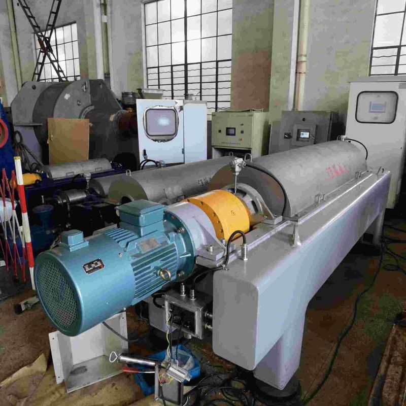 LW Series 450mm High Productivity 3500kg Excellent Clarification Sludge Dewatering Decanter Centrifuge Unit